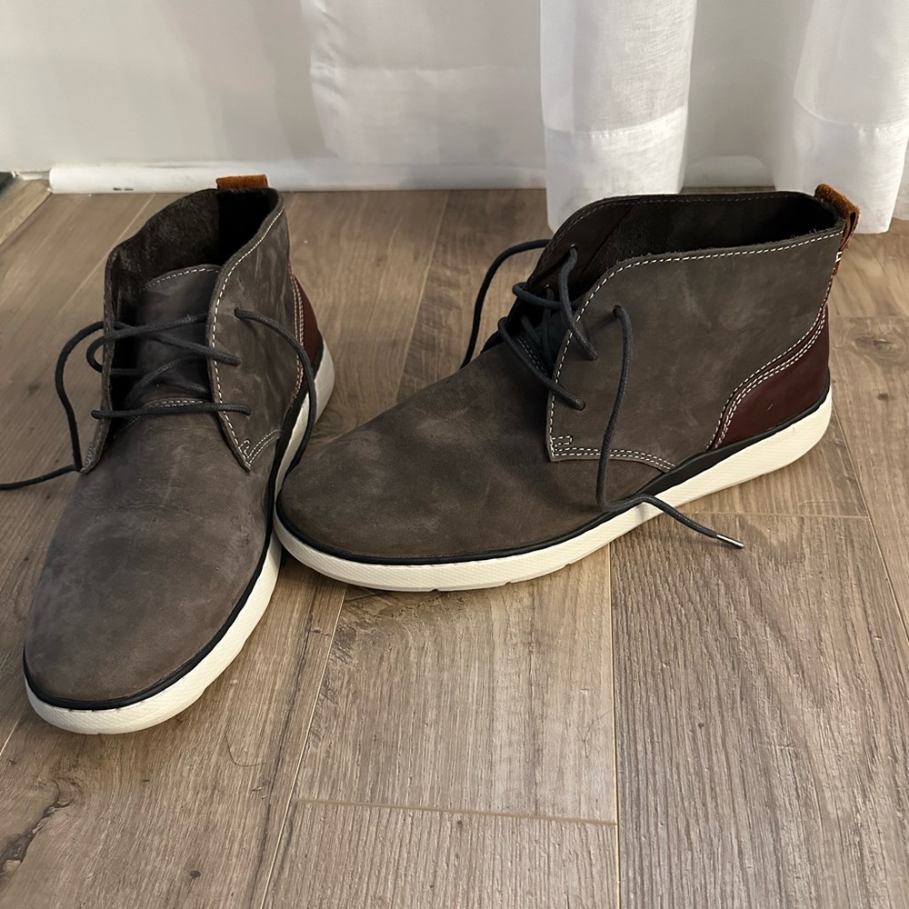 Johnston and Murphy men’s chukka boot sneakers
